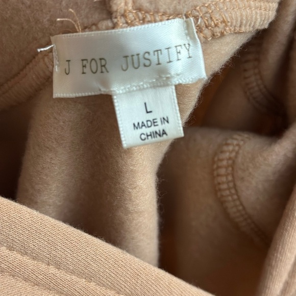 Cropped hoodie and shorts set - Picture 2 of 7